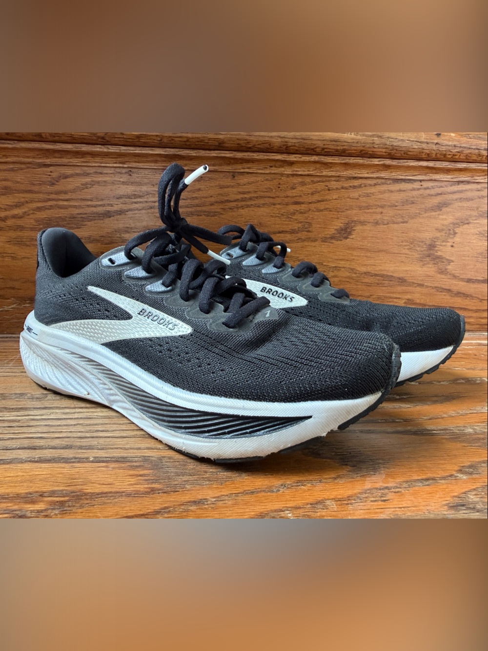 Brooks Black and White Lightweight Running Sneakers 6.5